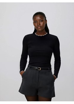 Reserved - Bluzka z kontrastową lamówką - czarny ze sklepu Reserved w kategorii Bluzki damskie - zdjęcie 187589930