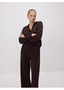 Reserved - Spodnie dresowe long leg - ciemnobrązowy ze sklepu Reserved w kategorii Spodnie damskie - zdjęcie 187590064