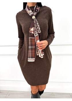 Brązowa Dzianinowa Sukienka z Apaszką ze sklepu ModnaKiecka.pl w kategorii Sukienki - zdjęcie 187592101