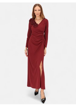 Bordowa wieczorowa sukienka maxi z rozcięciem L'AF Mara ze sklepu Eye For Fashion w kategorii Sukienki - zdjęcie 187594030