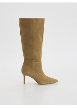 Reserved - Zamszowe kozaki na szpilce - beżowy ze sklepu Reserved w kategorii Kozaki damskie - zdjęcie 187594241