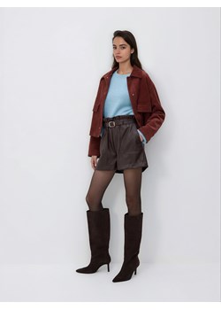 Reserved - Szorty z imitacji skóry z paskiem - ciemnobrązowy ze sklepu Reserved w kategorii Szorty - zdjęcie 187596142