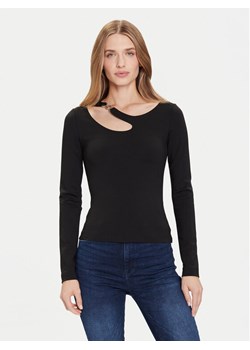 Guess Bluzka W5BP18 KC7M2 Czarny Slim Fit ze sklepu MODIVO w kategorii Bluzki damskie - zdjęcie 187598472