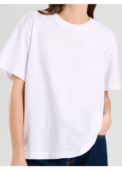 Sinsay - Bawełniana koszulka basic - biały ze sklepu Sinsay w kategorii Bluzki damskie - zdjęcie 187600892