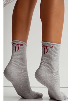 Skarpetki damskie bezuciskowe z kokardką szare 0200.193, Kolor szary, Rozmiar 37-41, Milena ze sklepu Primodo w kategorii Skarpetki damskie - zdjęcie 187605362