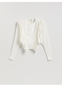Reserved - Bluzka z poduszkami na ramionach - biały ze sklepu Reserved w kategorii Bluzki damskie - zdjęcie 187607531