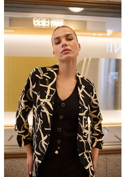 Marynarka z marszczonymi rękawami 3/4 czarna ze sklepu Moodo.pl w kategorii Marynarki damskie - zdjęcie 187608211