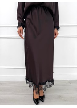 Czekoladowa Satynowa Spódnica z Koronką ze sklepu ModnaKiecka.pl w kategorii Spódnice - zdjęcie 187610311