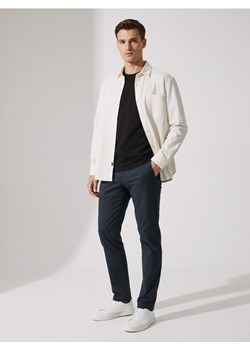 Sinsay - Spodnie chino slim - niebieski ze sklepu Sinsay w kategorii Spodnie męskie - zdjęcie 187615350