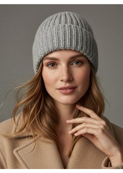 Sinsay - Prążkowana czapka beanie - szary ze sklepu Sinsay w kategorii Czapki zimowe damskie - zdjęcie 187615460