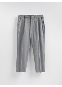 Reserved - Spodnie straight z kantem - szary ze sklepu Reserved w kategorii Spodnie męskie - zdjęcie 187616801
