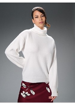 Sinsay - Golf ze zdrobieniami na rękawach - biały ze sklepu Sinsay w kategorii Swetry damskie - zdjęcie 187619554