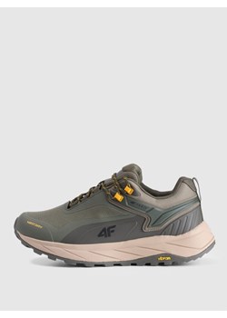 Męskie buty trailowe 4F 4FRAW25FSPOM201 - khaki ze sklepu Sportstylestory.com w kategorii Buty sportowe męskie - zdjęcie 187619672