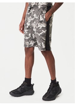 Guess Szorty sportowe Z6RD00 K9YI1 Szary Regular Fit ze sklepu MODIVO w kategorii Spodenki męskie - zdjęcie 187620564