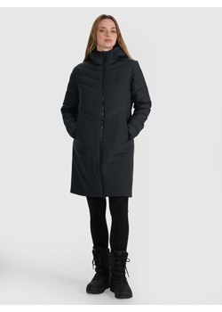 Płaszcz puchowy pikowany 4F 4FRAW25TDJAF0811 - czarny ze sklepu Sportstylestory.com w kategorii Kurtki damskie - zdjęcie 187625793