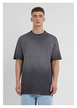 Urban Classics Koszulka w kolorze szarym ze sklepu Limango Polska w kategorii T-shirty męskie - zdjęcie 187628804