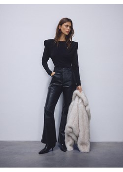 Reserved - Spodnie flare z imitacji skóry - czarny ze sklepu Reserved w kategorii Spodnie damskie - zdjęcie 187634064