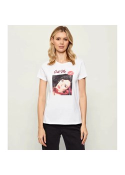 GUESS T-shirt CALL ME EASY | Slim Fit ze sklepu Gomez Fashion Store w kategorii Bluzki damskie - zdjęcie 187635220
