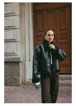 trendyol Kurtka w kolorze czarnym ze skóry syntetycznej ze sklepu Limango Polska w kategorii Kurtki damskie - zdjęcie 187639684