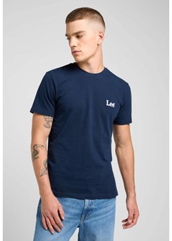 MESKA KOSZULKA LEE SS SMALL LOGO TEE RIVET NAVY 112370502 ze sklepu YouNeedit.pl w kategorii T-shirty męskie - zdjęcie 187640724