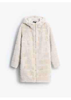 Mohito - Pluszowy kremowy płaszcz - kremowy ze sklepu Mohito w kategorii Płaszcze damskie - zdjęcie 187647790