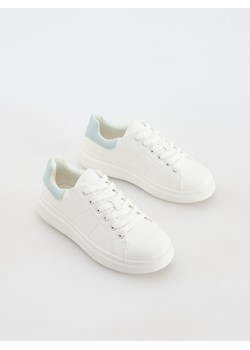 Reserved - Trampki z imitacji skóry - biały ze sklepu Reserved w kategorii Trampki dziecięce - zdjęcie 187647862