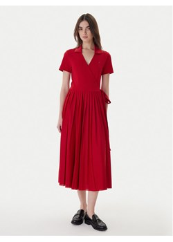 Tommy Hilfiger Sukienka codzienna 1985 WW0WW45733 Czerwony Regular Fit ze sklepu MODIVO w kategorii Sukienki - zdjęcie 187648880