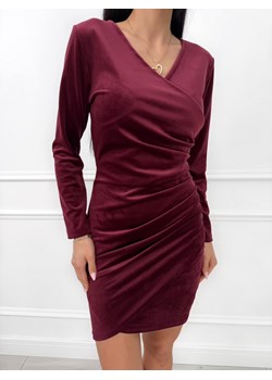 Bordowa Welurowa Sukienka z Marszczeniem ze sklepu ModnaKiecka.pl w kategorii Sukienki - zdjęcie 187651744