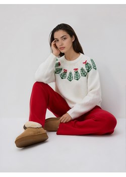 Reserved - Sweter ze świątecznym wzorem - złamana biel ze sklepu Reserved w kategorii Swetry damskie - zdjęcie 187652122