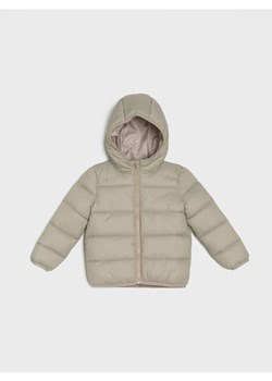 Sinsay - Pikowana kurtka puffer z kapturem - beżowy ze sklepu Sinsay w kategorii Kombinezony i kurtki - zdjęcie 187652284