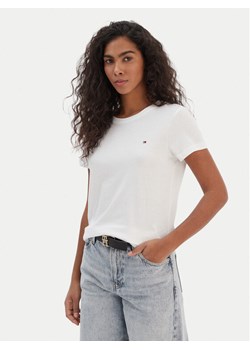 Tommy Hilfiger T-Shirt WW0WW22043 Biały Regular Fit ze sklepu MODIVO w kategorii Bluzki damskie - zdjęcie 187653604