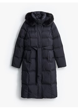 Mohito - Pikowany czarny płaszcz z naturalnym puchem - czarny ze sklepu Mohito w kategorii Płaszcze damskie - zdjęcie 187665874