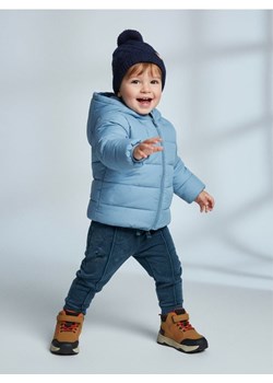 Sinsay - Pikowana kurtka z kapturem wykończona taśmą elastyczną - niebieski ze sklepu Sinsay w kategorii Kombinezony i kurtki - zdjęcie 187666814