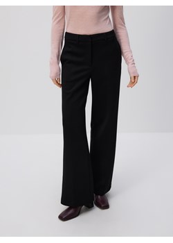 Reserved - Luźne spodnie z wiskozą - czarny ze sklepu Reserved w kategorii Spodnie damskie - zdjęcie 187669774