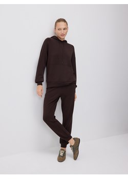 Reserved - Dresowe joggery - ciemnobrązowy ze sklepu Reserved w kategorii Spodnie damskie - zdjęcie 187670851