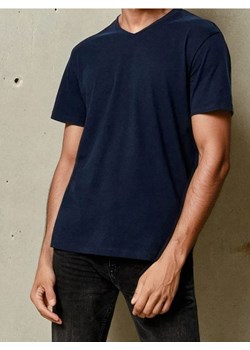 Sinsay - Koszulka z dekoltem w serek w stylu basic - granatowy ze sklepu Sinsay w kategorii T-shirty męskie - zdjęcie 187671402