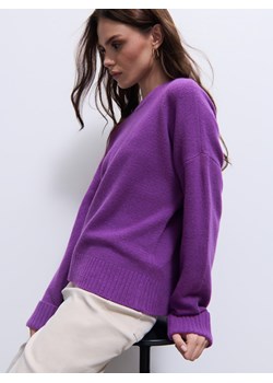 Mohito - Fioletowy sweter basic - fioletowy ze sklepu Mohito w kategorii Swetry damskie - zdjęcie 187681543
