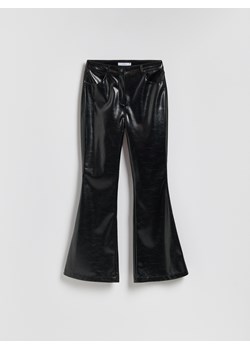 Reserved - Spodnie z imitacji skóry - czarny ze sklepu Reserved w kategorii Spodnie damskie - zdjęcie 187683873