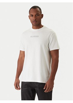 Guess T-Shirt M6RI02 KBZV1 Biały Regular Fit ze sklepu MODIVO w kategorii T-shirty męskie - zdjęcie 187683960