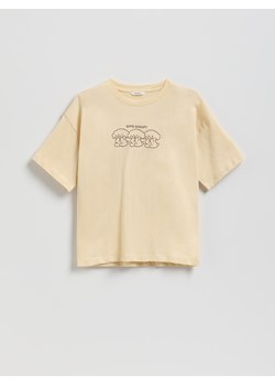 Reserved - T-shirt z haftem Boffie & Poko - beżowy ze sklepu Reserved w kategorii Bluzki dziewczęce - zdjęcie 187684430