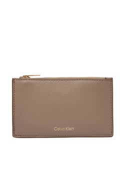 Portfel Calvin Klein Foil Logo Top Zip Cardcase LV04F1090G Beżowy ze sklepu eobuwie.pl w kategorii Portfele damskie - zdjęcie 187687254