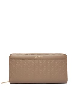Calvin Klein Portfel Emblem Aop Embossed Long Wallet LV04F1097G Beżowy ze sklepu MODIVO w kategorii Portfele damskie - zdjęcie 187687472
