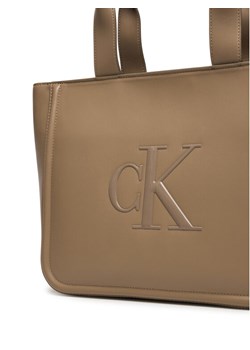 Torebka Calvin Klein Bold Ck Medium Tote LV04F3218G Beżowy ze sklepu eobuwie.pl w kategorii Torby Shopper bag - zdjęcie 187689484