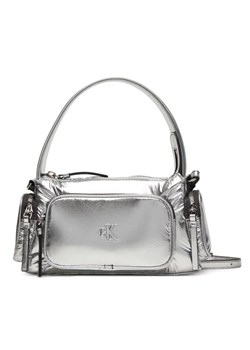 Torebka Calvin Klein Pocket Silver Nylon Small Bag LV04F3443G Srebrny ze sklepu eobuwie.pl w kategorii Listonoszki - zdjęcie 187689540