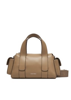 Torebka Calvin Klein Webbing Strap Pocket Bag LV04F3291G Beżowy ze sklepu eobuwie.pl w kategorii Kuferki - zdjęcie 187692102