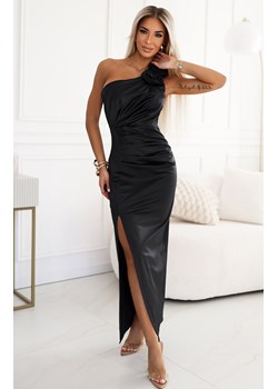 Długa satynowa suknia na jedno ramię z różami czarna 580-6 AURORA, Kolor czarny, Rozmiar one size, NUMOCO BASIC ze sklepu Primodo w kategorii Sukienki - zdjęcie 187693360