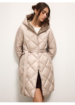Mohito - Pikowany beżowy płaszcz - beżowy ze sklepu Mohito w kategorii Płaszcze damskie - zdjęcie 187695360
