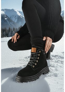 Czarne Traperki Mocno Ocieplone z Dodatkowym Sznurowaniem Lakyt ze sklepu born2be.pl w kategorii Workery damskie - zdjęcie 187696530