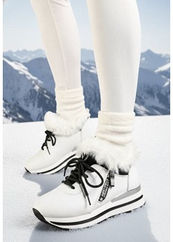 Białe Botki Sneakersy na Grubej Podeszwie z Futerkiem Biqilee ze sklepu born2be.pl w kategorii Buty sportowe damskie - zdjęcie 187696534