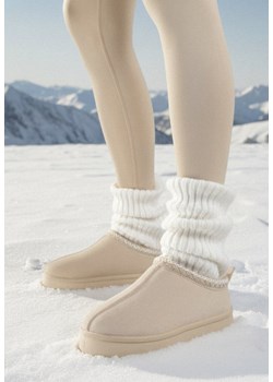 Beżowe Niskie Śniegowce z Imitacji Zamszu na Platformie z Ozdobnym Haftem Ftarvia ze sklepu born2be.pl w kategorii Śniegowce damskie - zdjęcie 187696562